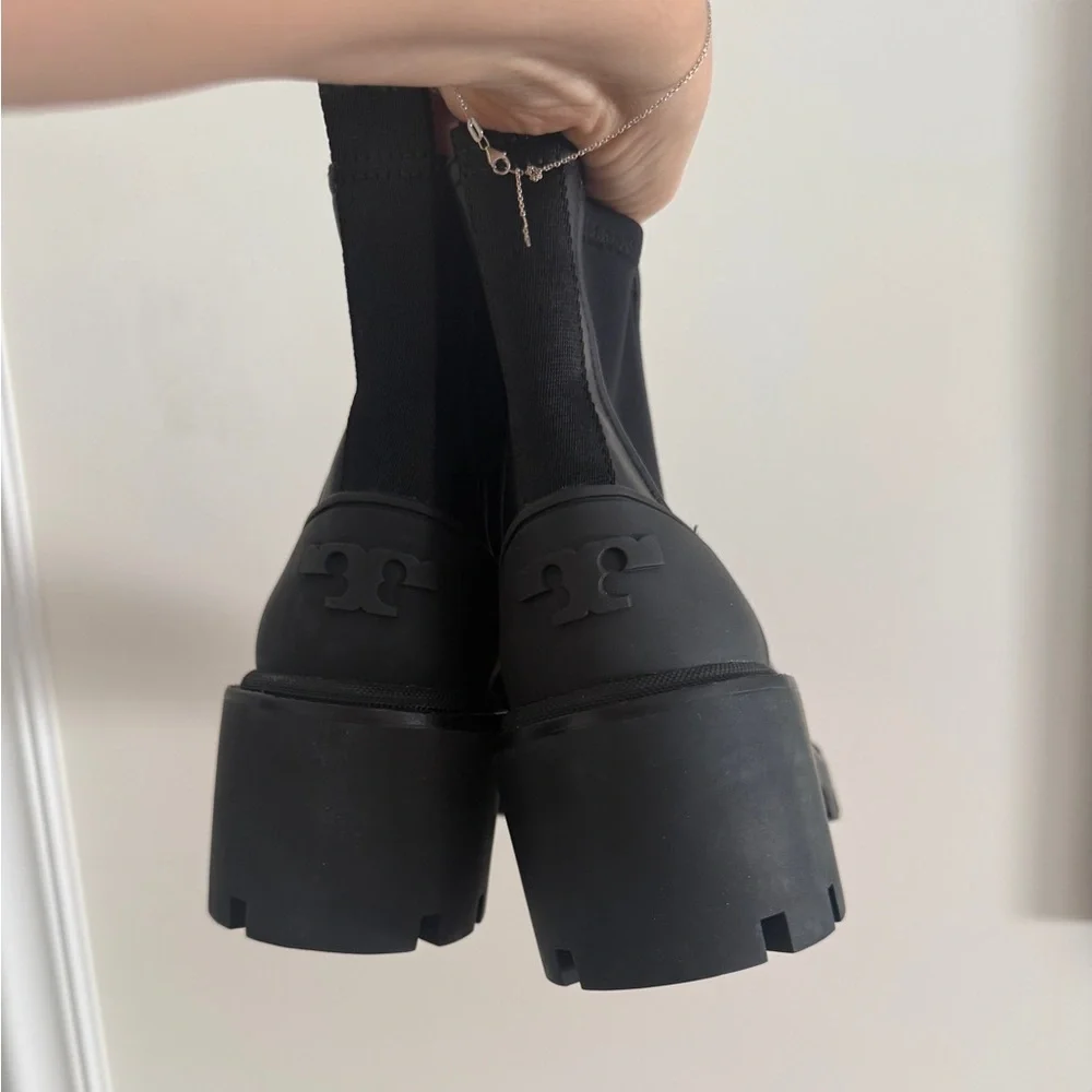 TORY BURCH Chelsea Lug Sole Ankle Boots Sz 8/8.5